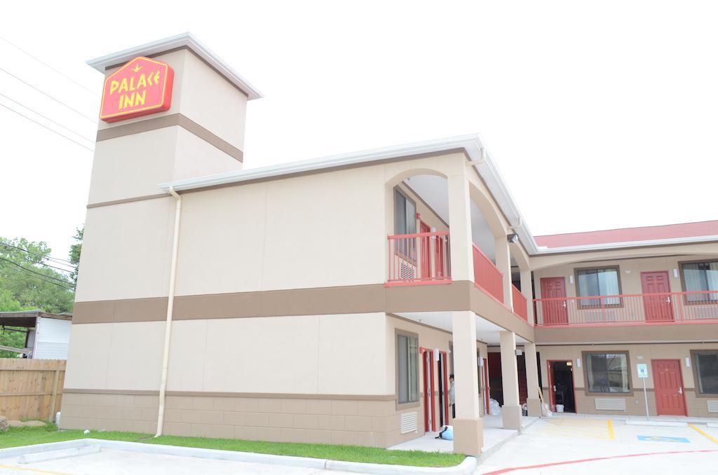 Palace Inn Sam Houston Race Park Exterior foto
