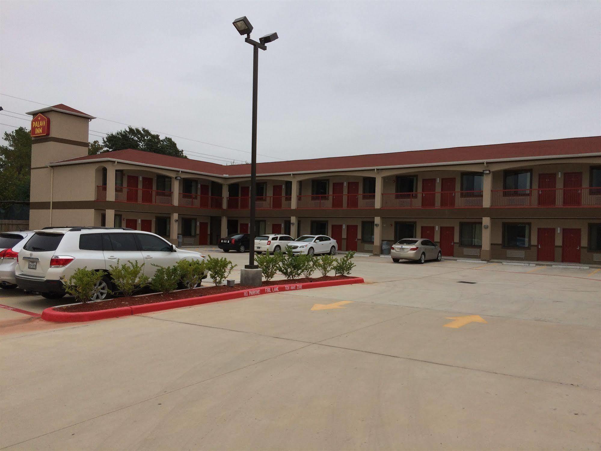 Palace Inn Sam Houston Race Park Exterior foto